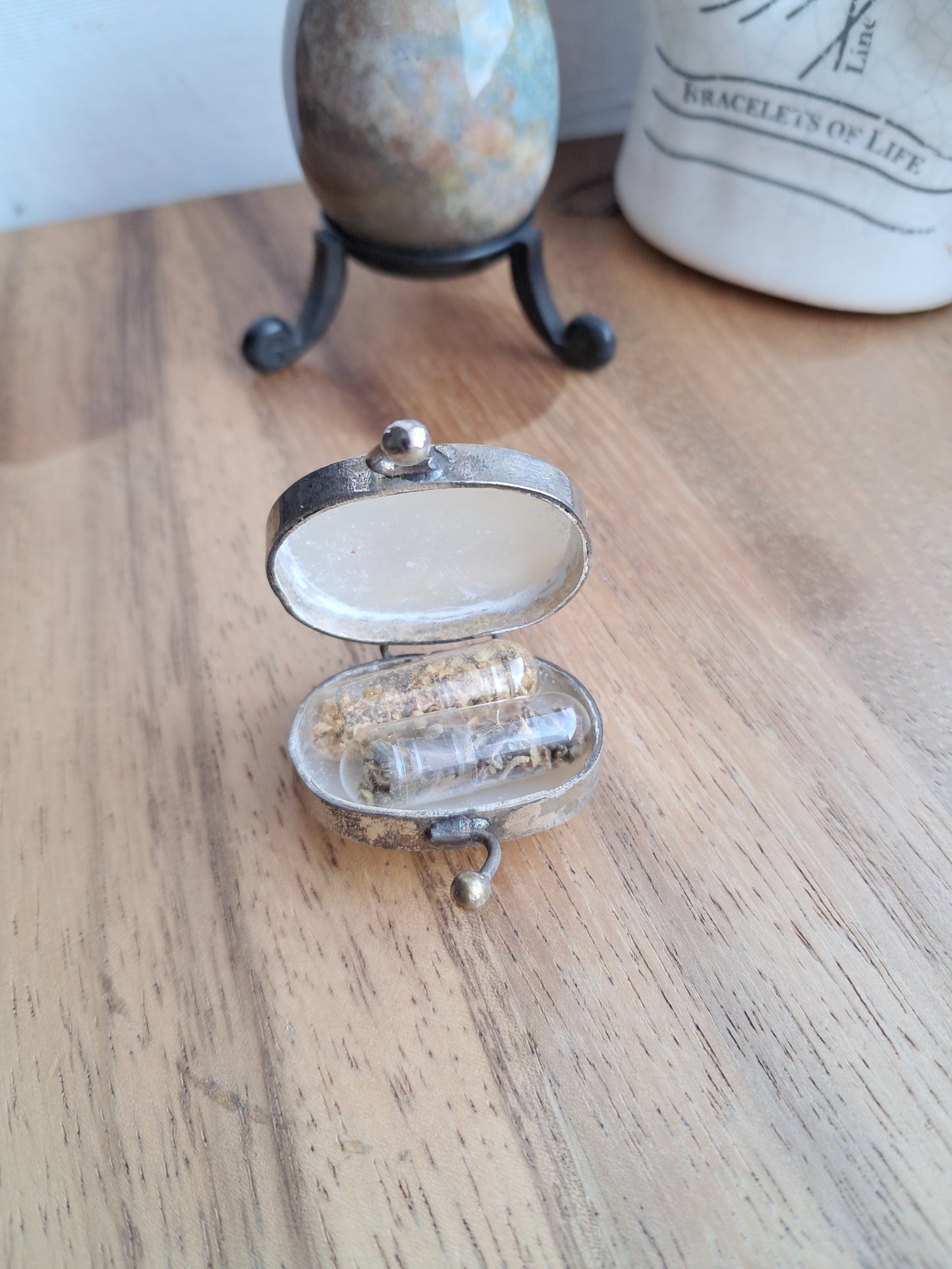 Vintage Mother of pearl Pill/Trinket box