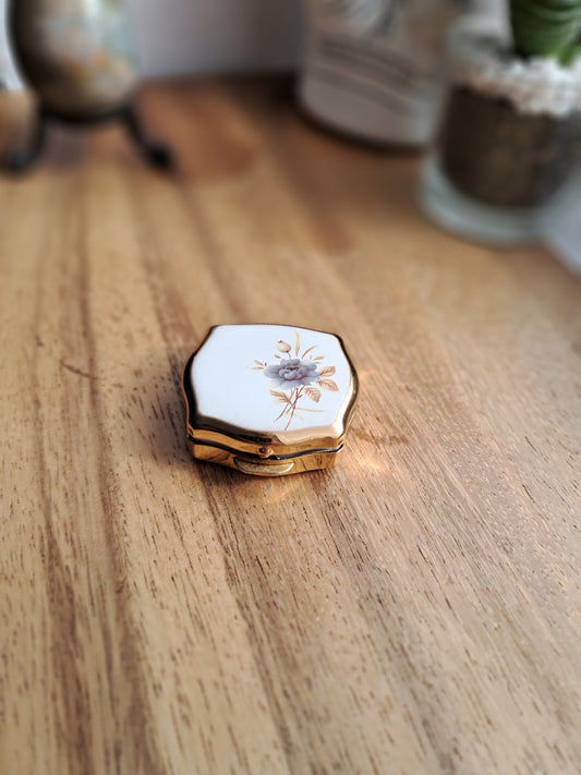 Vintage Trinkets/pill box
